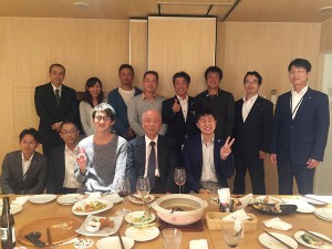 養父市内外の企業家らと日本一の農業改革を目指しましょうと語り合うことも