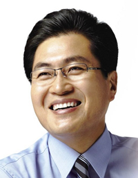 務台 俊介
