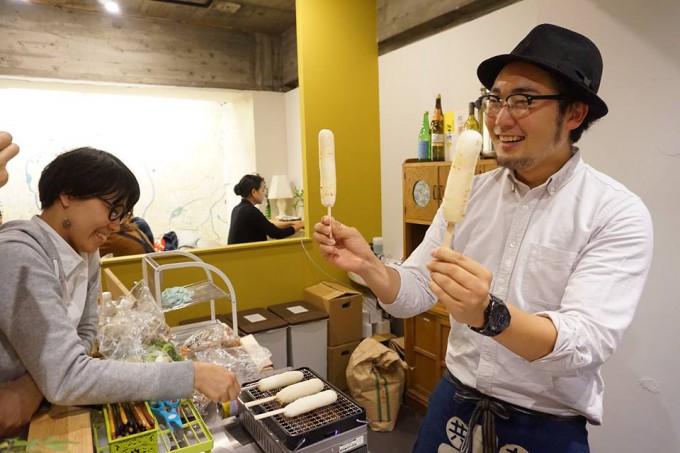 東京都内のイベントで秋田のお米をつかったきりたんぽを振舞う武田さん