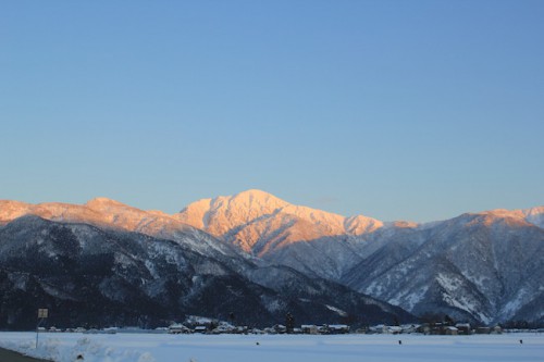北陸の高い山々が連なる福井県の東部に位置する大野市