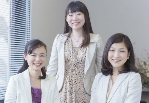 warisは、米倉史夏史、田中氏、河京子氏（左から）の3人で創設した
