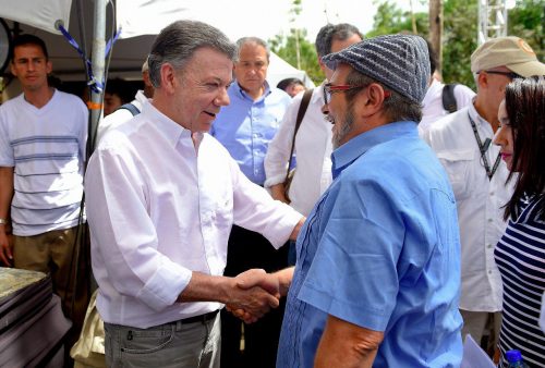 サントス大統領とロドリゴ・ロンドーニオ氏（@JuanManSantos）