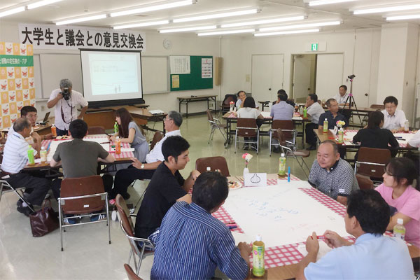 青森県六戸町議会：大学生と議員の対話の場