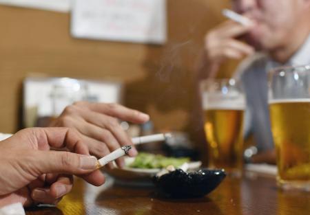 都、屋内飲食店は「原則禁煙」　五輪に向け罰則付き条例提案へ