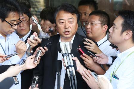 民進・鈴木氏が離党届を提出　大島幹事長、議員辞職を要求