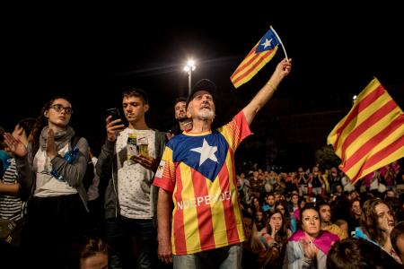 カタルーニャ独立9割賛成　投票率4割、正統性に疑念も