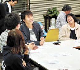 改憲・護憲自由に討論　仙台のＮＰＯ　若者向けに憲法学ぶイベント