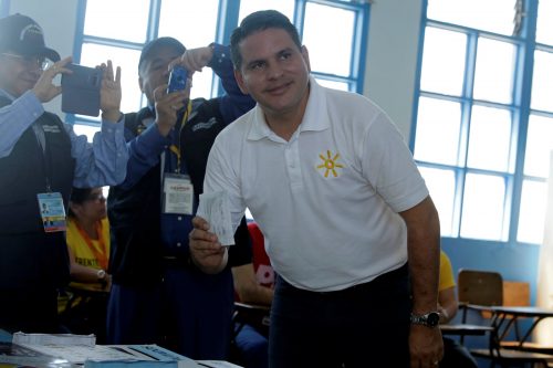 コスタリカ大統領選は決選投票へ　4月1日に与野党の上位2者で