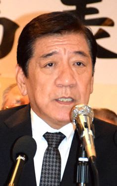 桑江氏が出馬表明　「さらに前へ発展」　沖縄市長選