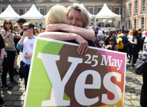 アイルランド、中絶合法化へ　国民投票で賛成派が勝利宣言