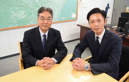 仙台市経済局長の遠藤和夫さんとサーキュレーション執行役員・福田悠さん
