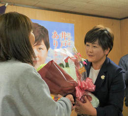 遠野に63年ぶり女性市議 佐々木さん支持集めトップ当選 「悩み話せる存在に」