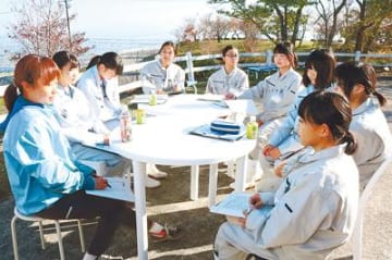 農業女子が魅力紹介 高校生対象に研修会